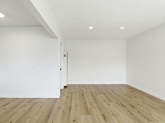 3rd image of 170 W Del Amo Blvd #C