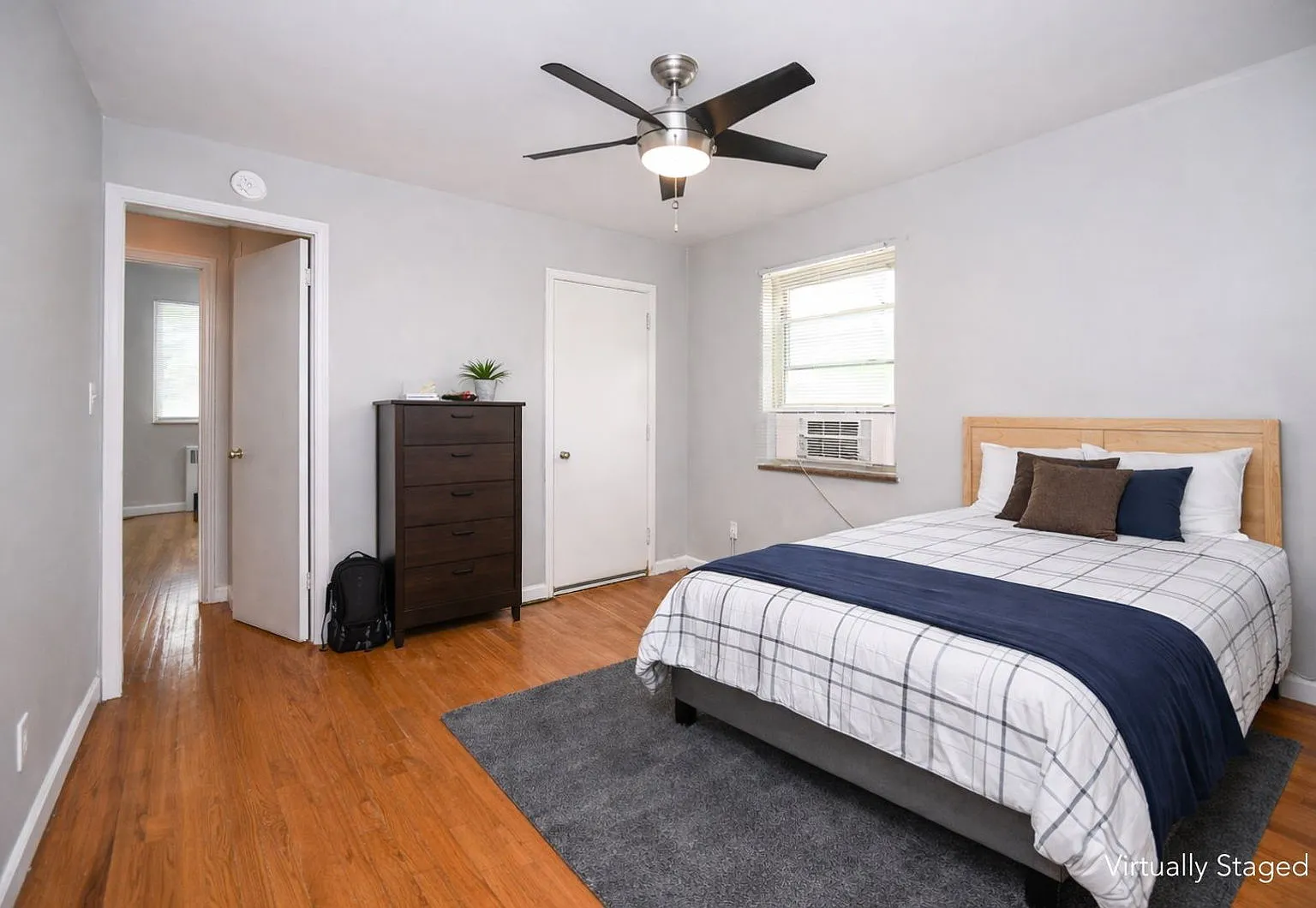 2 bed, 1.0 bath, 700 sqft, $1,299 — Photo 1