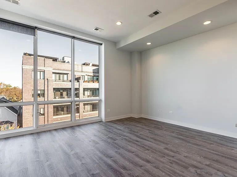 2246 W Lawrence Ave #402 — Photo 8
