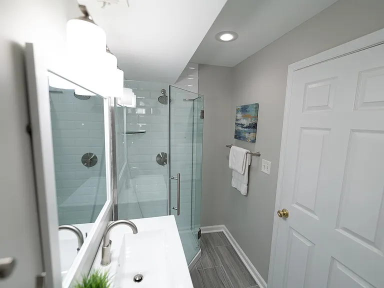 1119 Race St — Photo 2