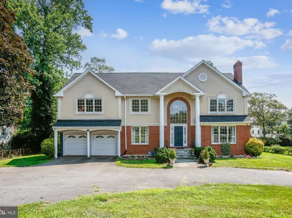 1901 Great Falls St, Mc Lean, VA 22101