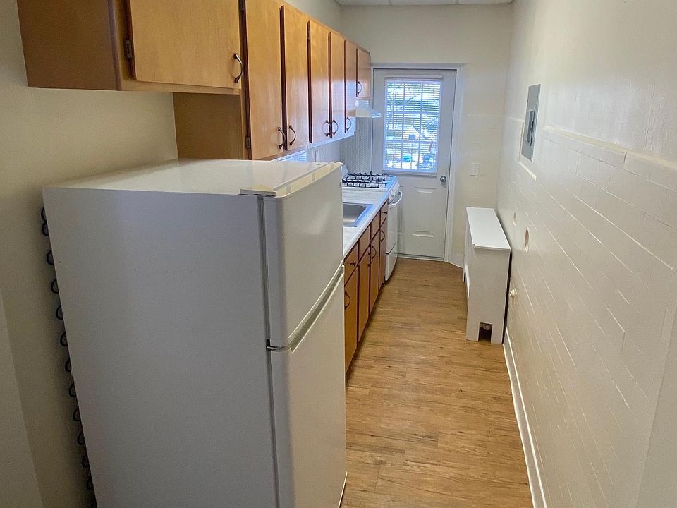 1st image of 12 Lincoln Pl #2A