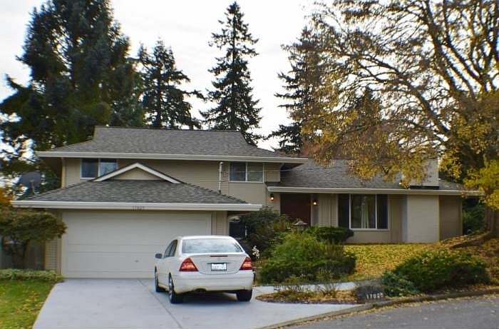 Tri-level House