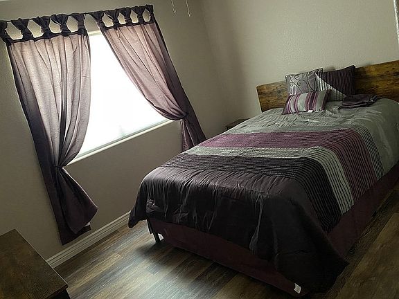 5th image of 4396 S Heather Ave
