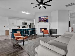 997 Hamilton St, Alvin, TX 77511