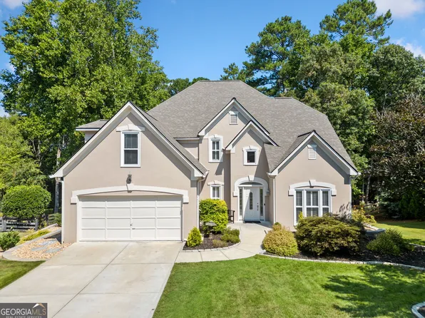 735 Heathland Dr, Roswell, GA 30075