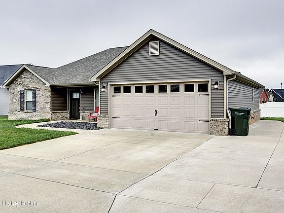 3rd image of 210 Royal Birkdale Ct