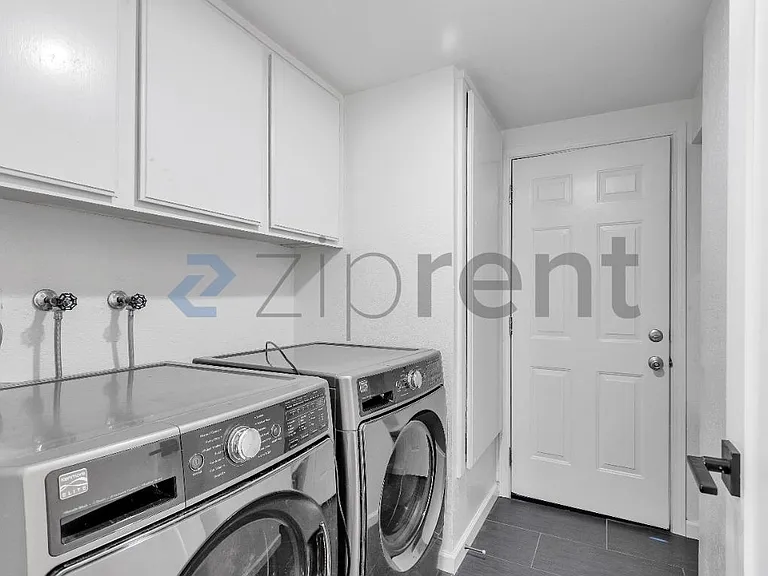 32805 Palmdale Ct — Photo 17