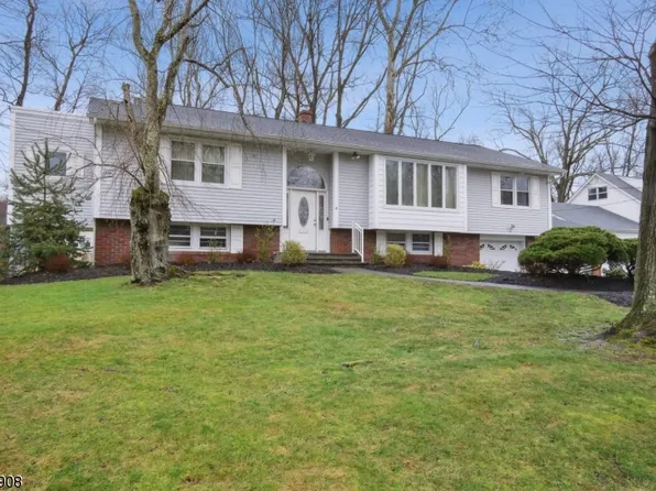 8 Piermont Pl, West Caldwell Twp., NJ 07006