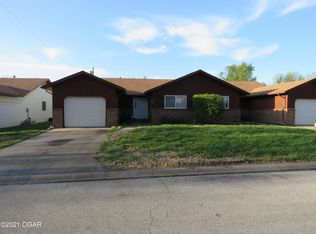 555-563 Scott St, Carthage, MO 64836