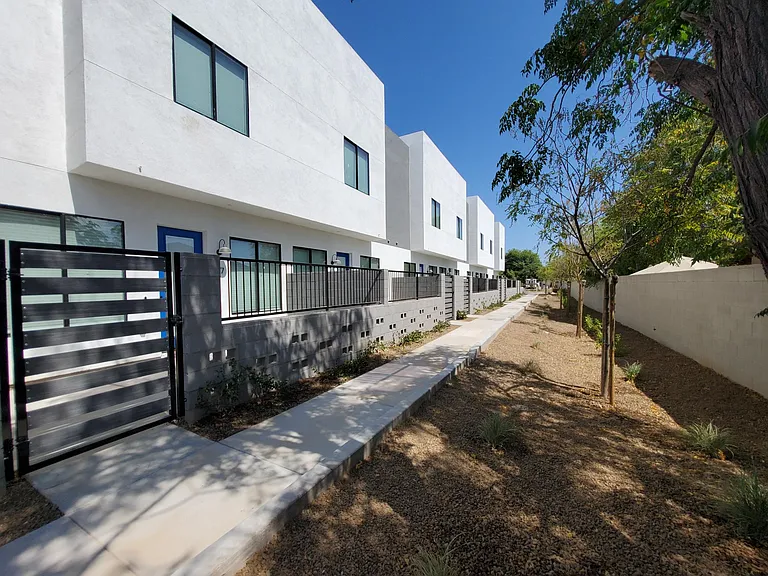 775 W Coolidge St #6 — Photo 31