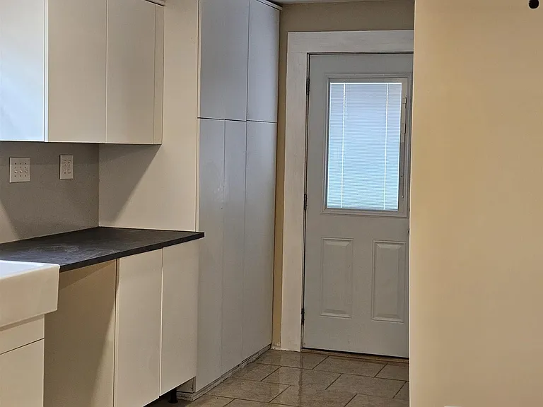3705 Alpine St SW — Photo 9