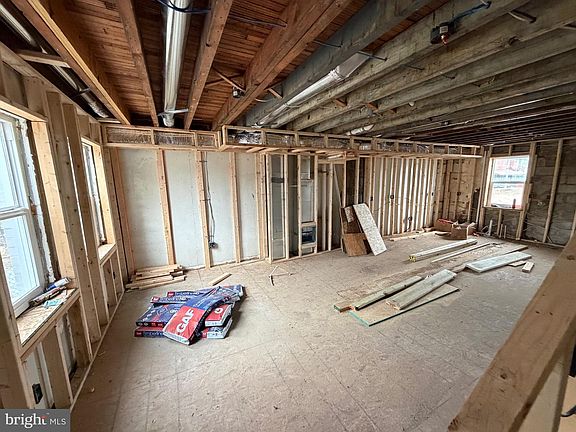 2nd image of 4907 Edgemere Ave