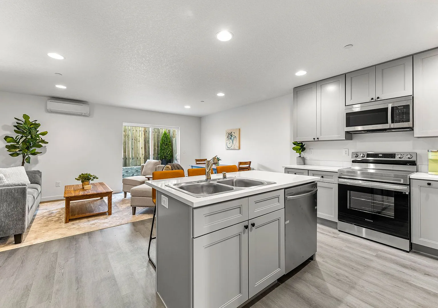 New Construction — Photo 1