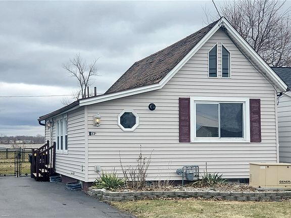 2nd image of 2331 Edgemere Dr