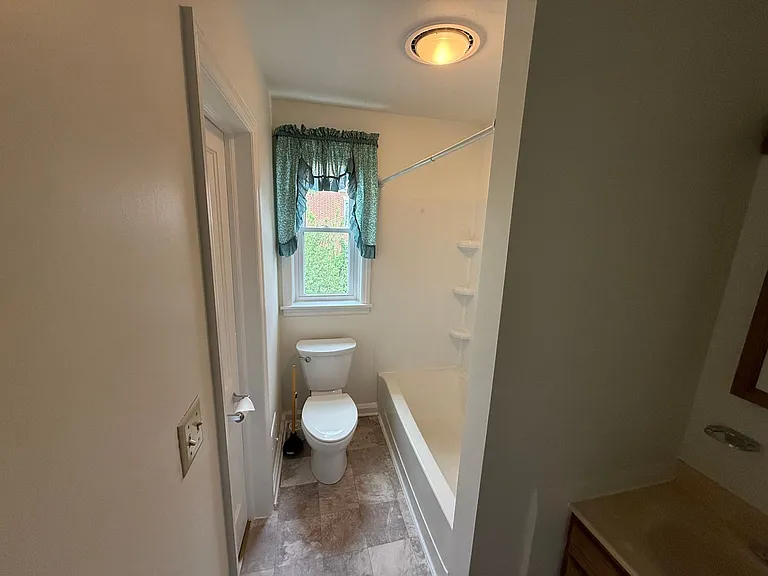 317 S Washington St — Photo 20