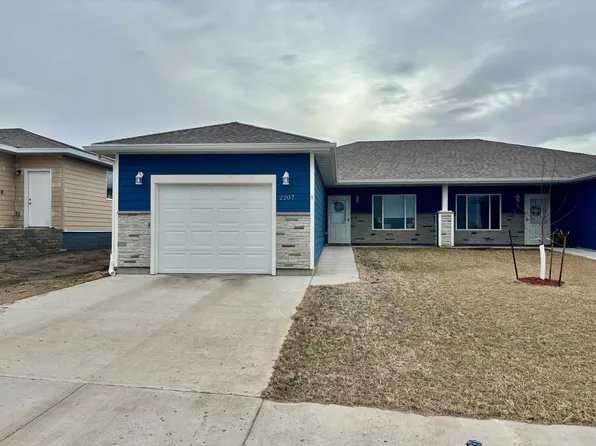2207 River Run Rd, Brookings, SD 57006