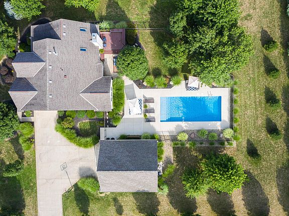 4th image of 3810 Mulligan Dr NW
