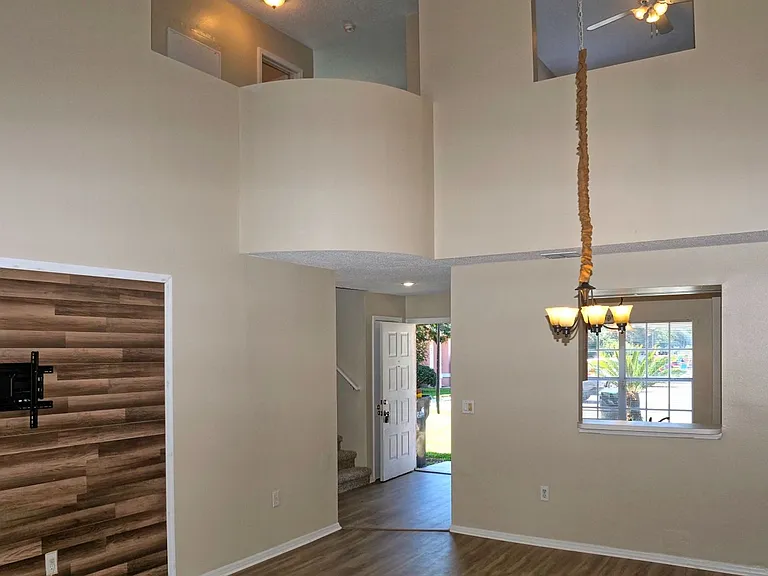 860 Monopoly Ct — Photo 2