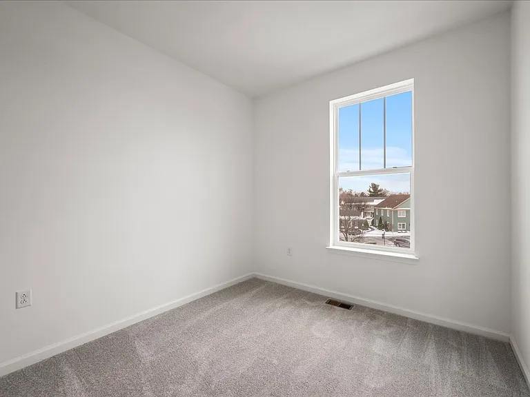 644 Hemsworth Ln — Photo 18