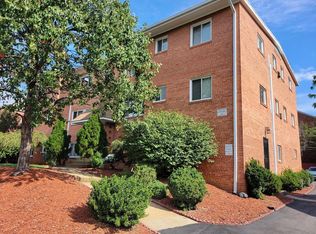 323 S Veitch St #7, Arlington, VA 22204