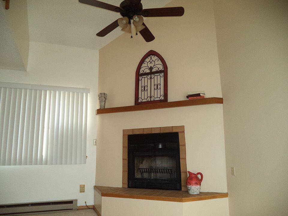 Fireplace & Large Hearth additional seating
