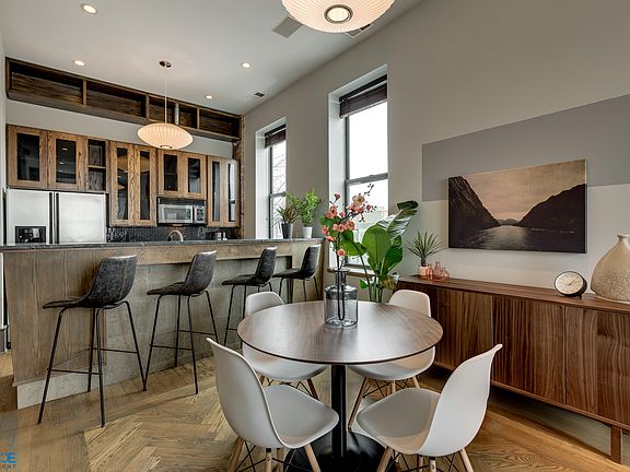 1659 West 21st Street Dining Room Photo