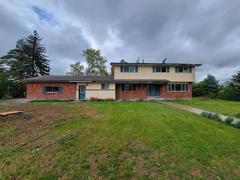 3346 Crestwood Ln — Photo 2