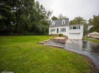 104 N Elmhurst Rd, Prospect Heights, IL 60070