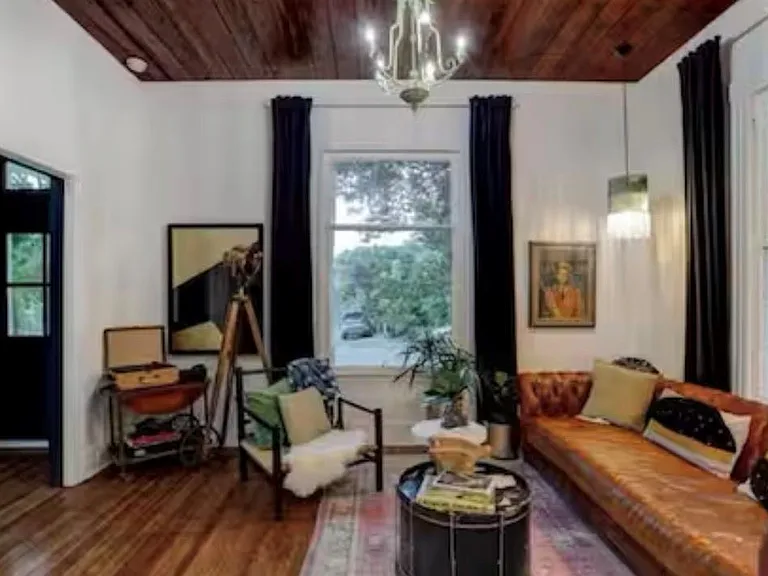 3617 Avenue Q 1/2 — Photo 3