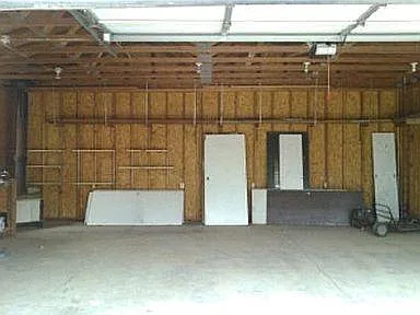 1140 Merritt Dr — Photo 3