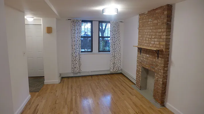 Rented by Garfield Realty  | media 21