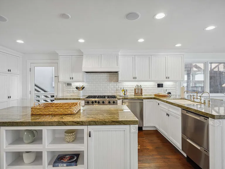 Cook with a view that inspires every moment.