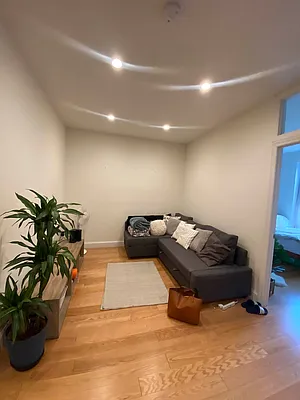 Rented by Urban Real Estate Property Group Inc | media 6