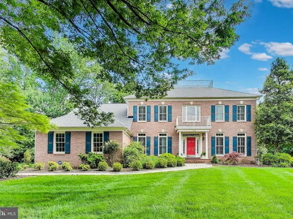 10106 Waterside Dr, Burke, VA 22015