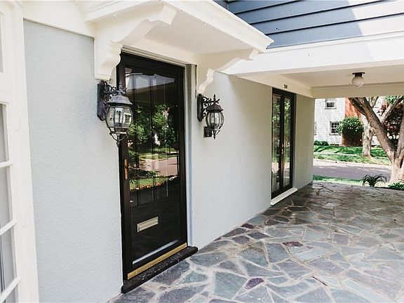 4th image of 300 Volusia Ave