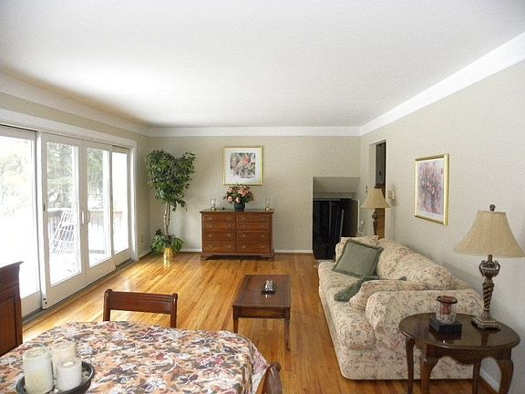 Living Room/Dining Rm