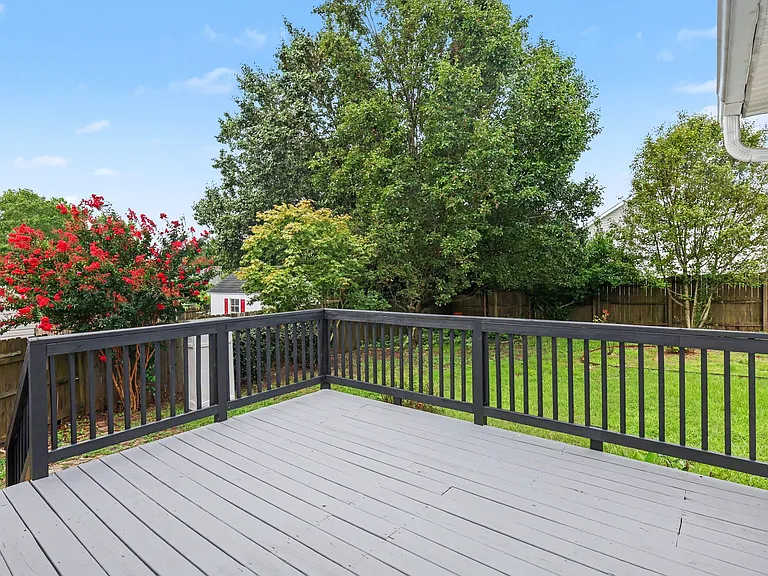 200 Waterford Dr — Photo 22