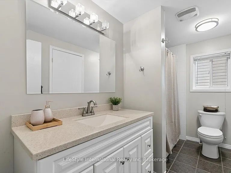 95 Houghton St — Photo 15