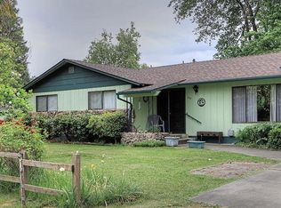 527 Edgewater Dr, Grants Pass, OR