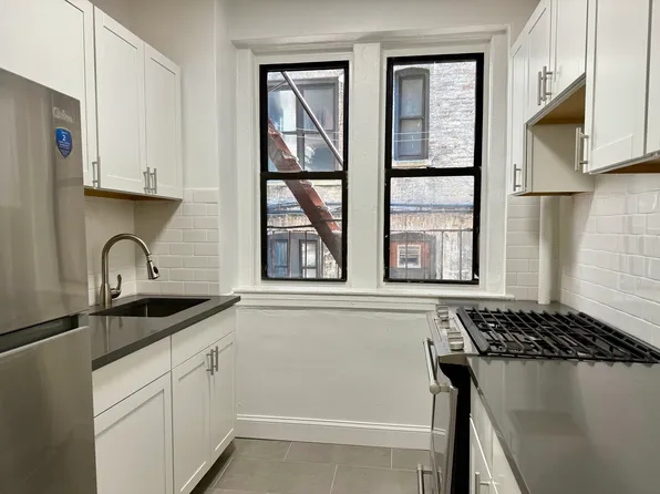854 West 181st Street image 3 of 16