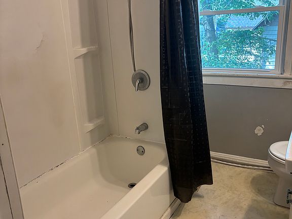 5th image of 869 1/2 Liberty St #2