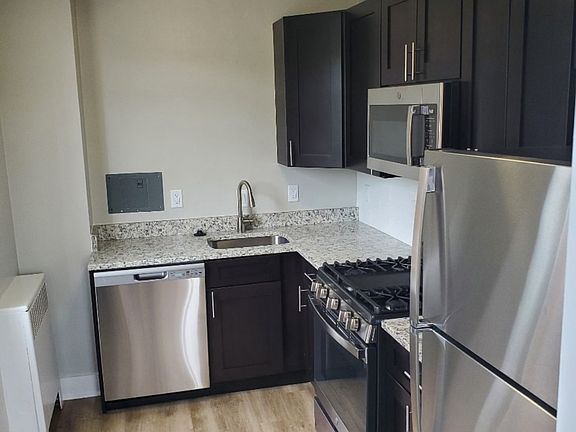 2nd image of 2828 Connecticut Ave NW APT 206