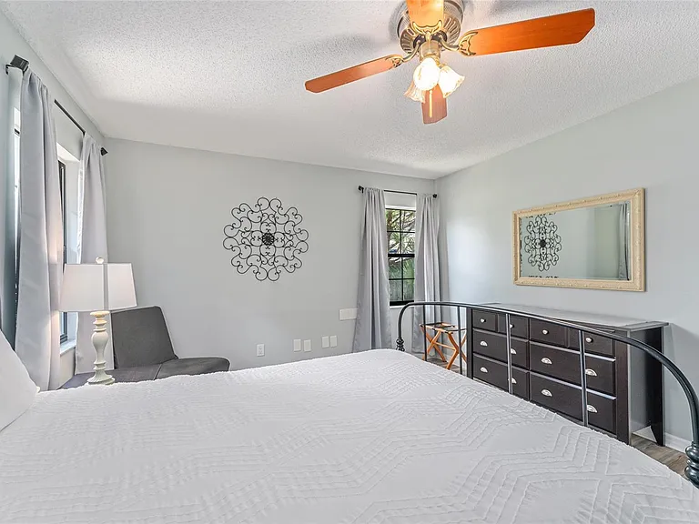 8101 NW 46th St — Photo 50