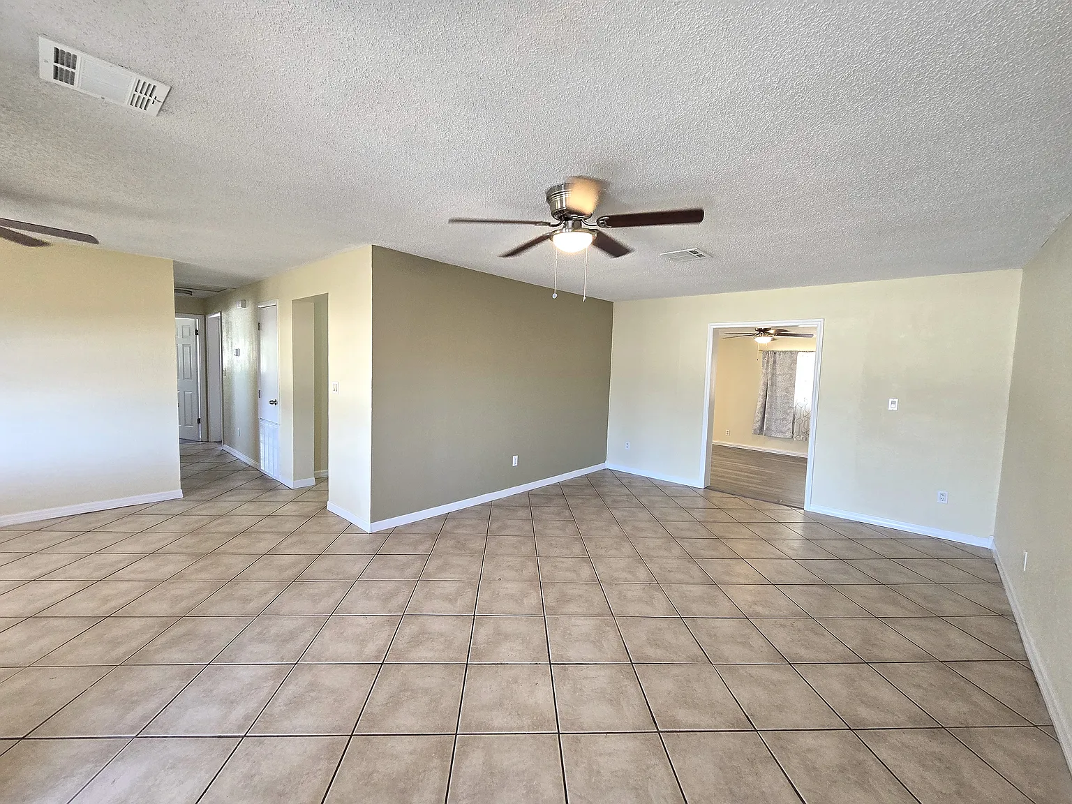 3/2 Available Now In Spring Hill, FL! — Photo 2