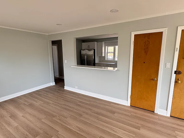 2724 W Summerdale Ave #2 — Photo 4