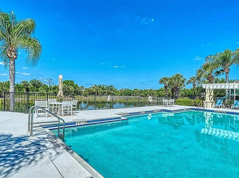 1424 Blue Horizon Cir — Photo 43