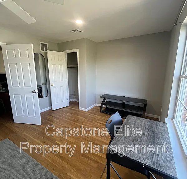 117 Hudson St S #3-3-4 — Photo 3
