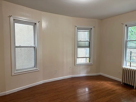 2nd image of 1709 Van Buren St #2