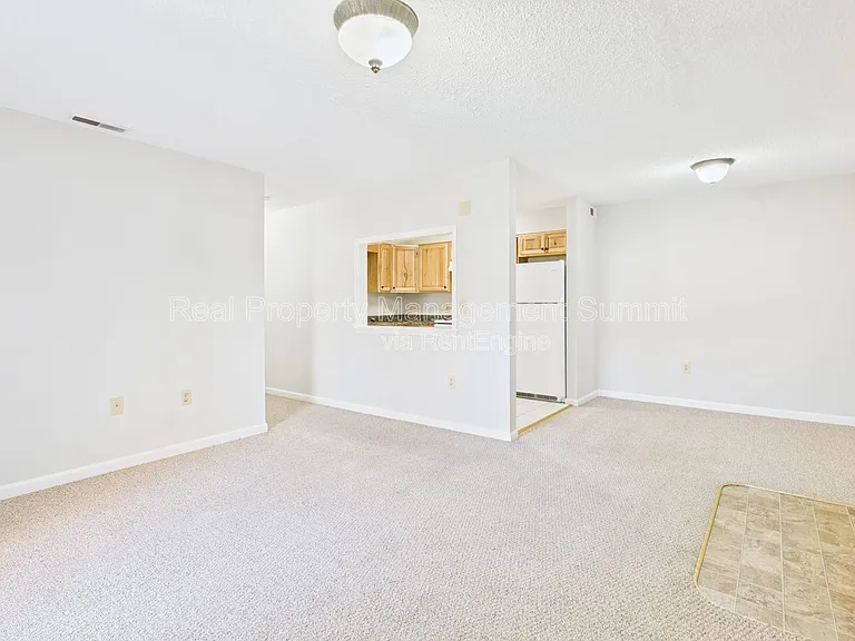 325 Campbell St. — Photo 6
